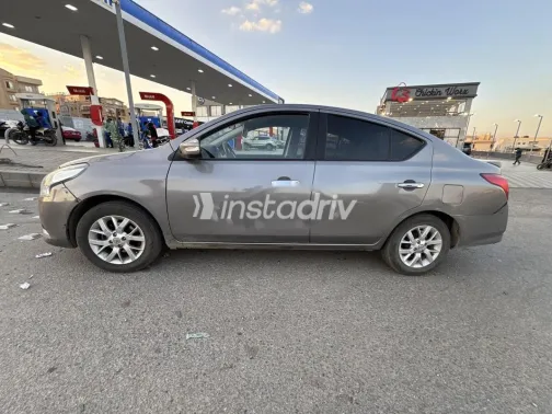 نيسان صنى 2023 أبيض مستعملة للبيع - 1