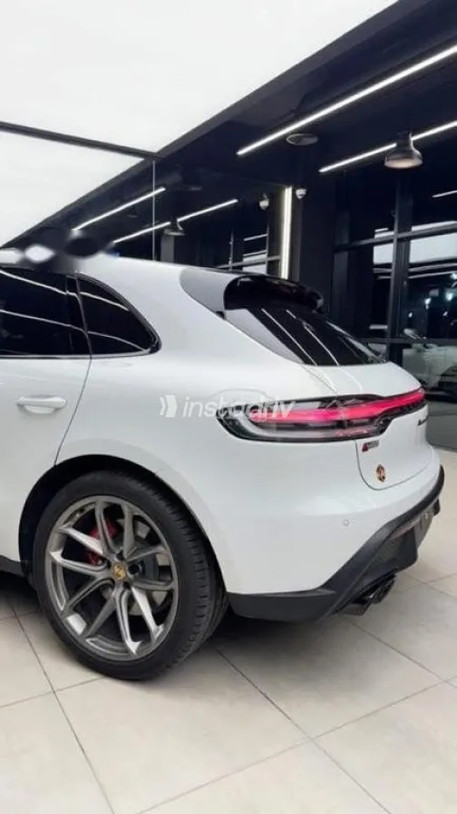 Porsche Cayenne S 2024 White Used for Sale - 10