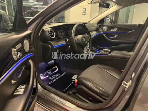 Mercedes A 180 2017 Gray Used for Sale - 7