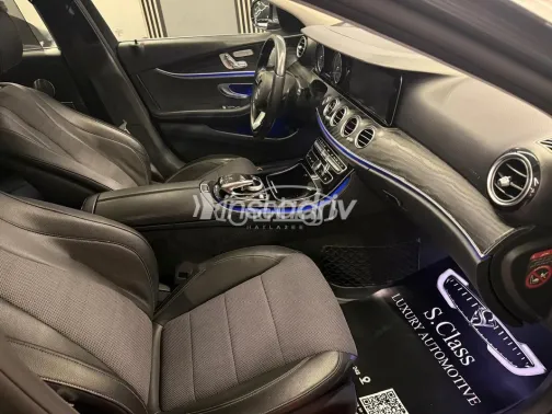 Mercedes A 180 2017 Gray Used for Sale - 10