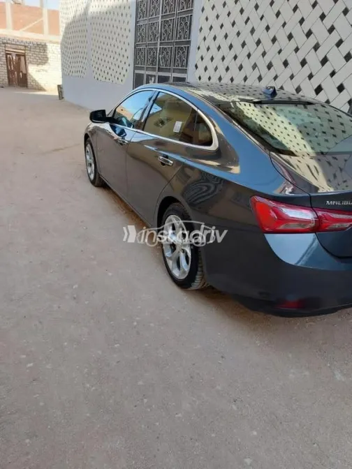 Chevrolet Malibu 2019 White Used for Sale - 5