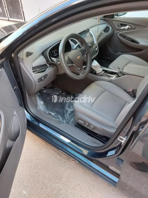 Chevrolet Malibu 2019 White Used for Sale - 6