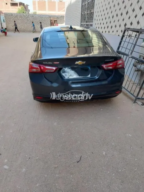 Chevrolet Malibu 2019 White Used for Sale - 9