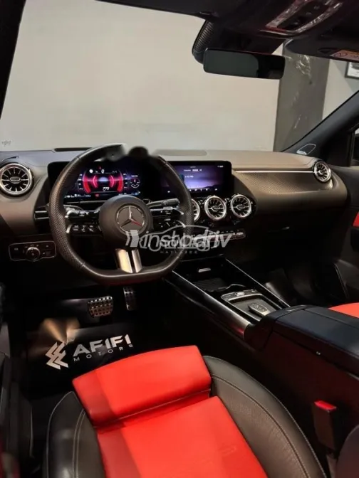 Mercedes GLA 200 2024 Gray Used for Sale - 6