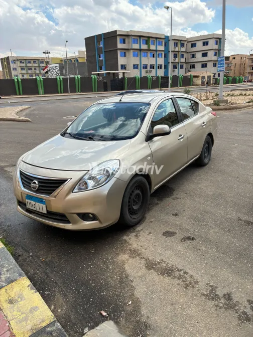 نيسان صنى 2013 أبيض مستعملة للبيع - 2