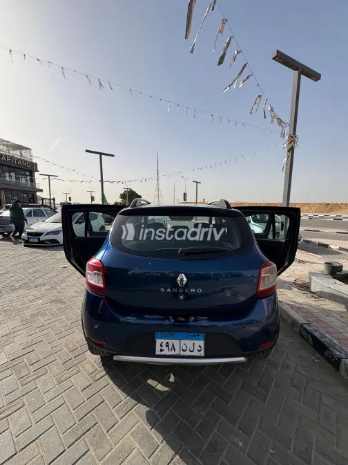 Renault Sandero Step Way 2016 White Used for Sale - 2