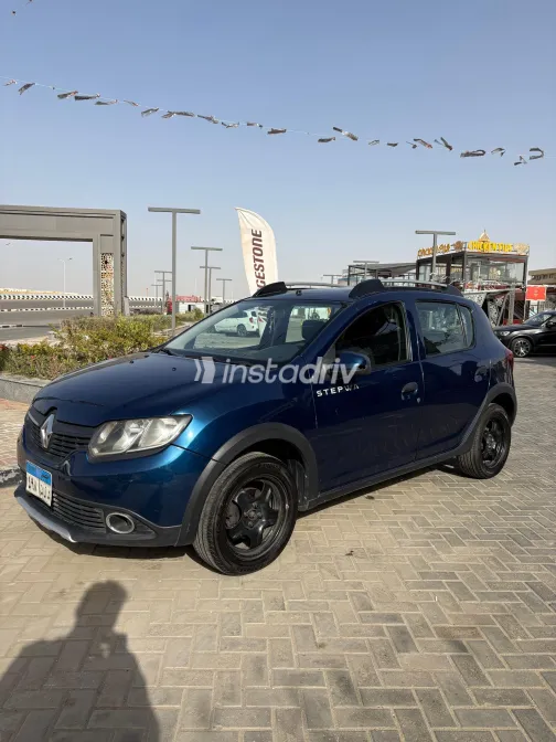 Renault Sandero Step Way 2016 White Used for Sale - 4