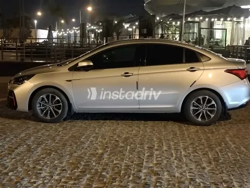 شيرى اريزو 5 2026 أبيض مستعملة للبيع - 1