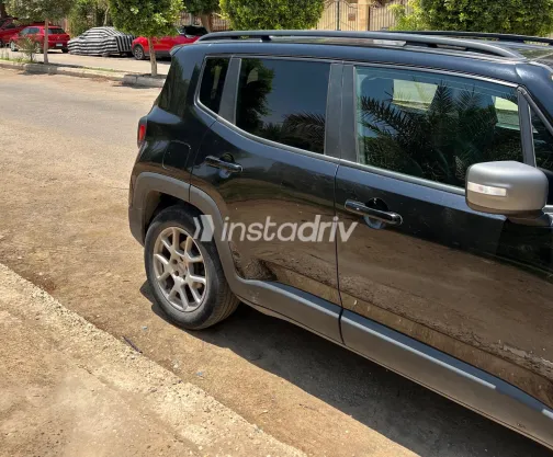Jeep Renegade 2022 White Used for Sale - 2