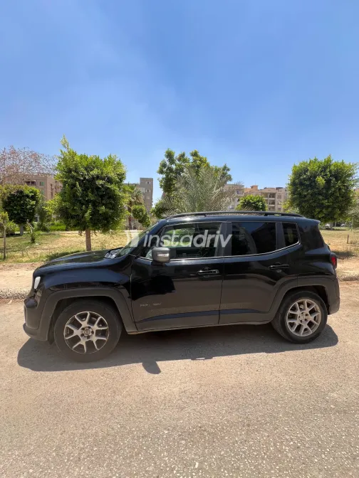 Jeep Renegade 2022 White Used for Sale - 4