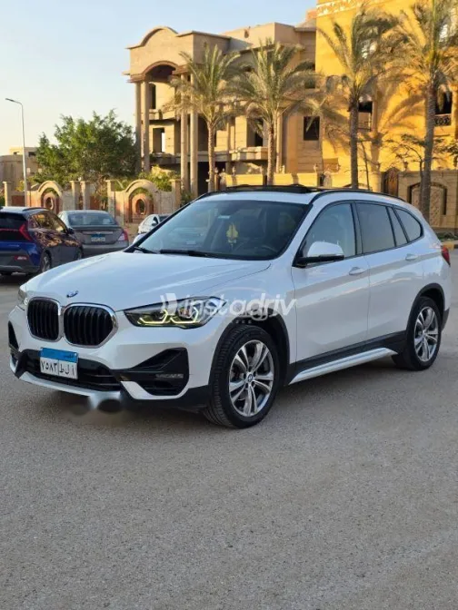 بي ام دبليو X1 2020 أبيض مستعملة للبيع - 1