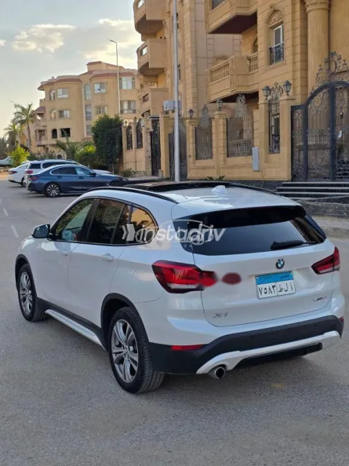 بي ام دبليو X1 2020 أبيض مستعملة للبيع - 4