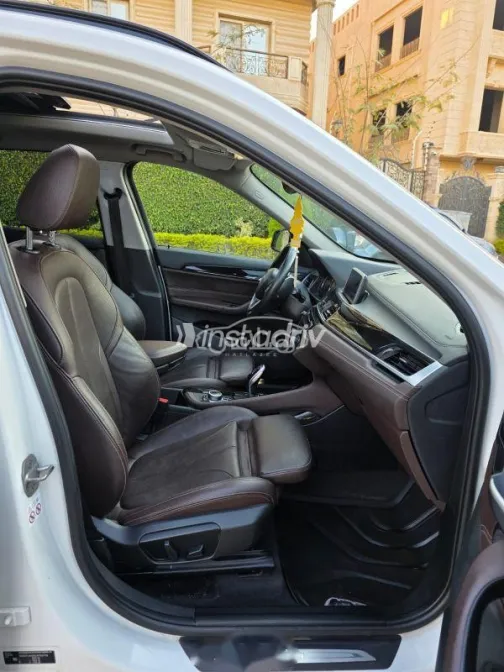 بي ام دبليو X1 2020 أبيض مستعملة للبيع - 7