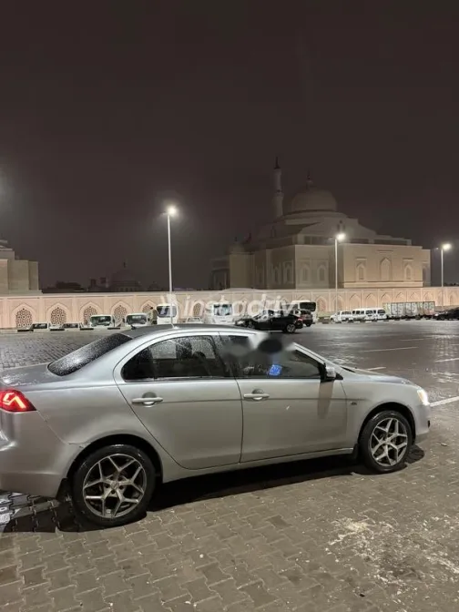 ميتسوبيشي لانسر اى اكس شارك 2015 فضي مستعملة للبيع - 3