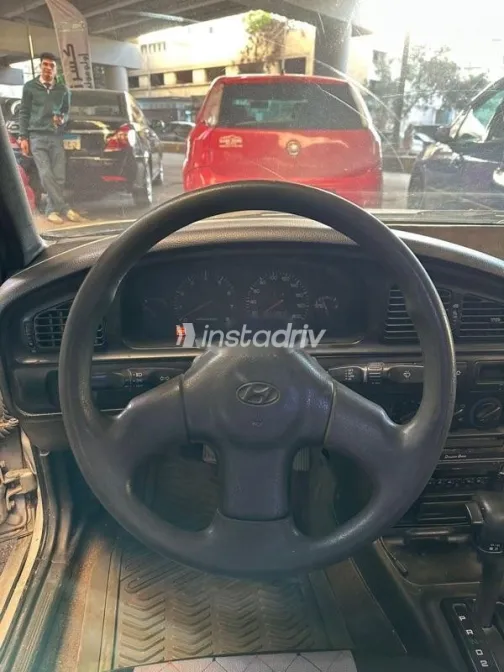 هيونداي إلنترا 1994 فضي مستعملة للبيع - 6