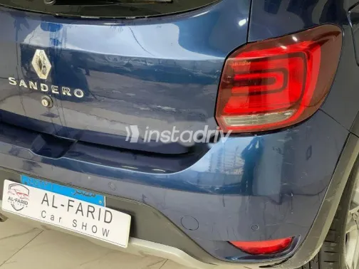 Renault Sandero Step Way 2017 Dark Blue Used for Sale - 4