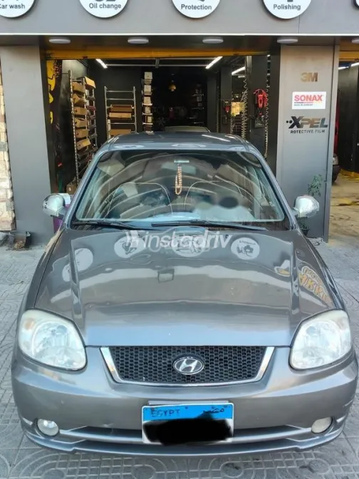 هيونداي فيرنا 2015 رمادي مستعملة للبيع - 2