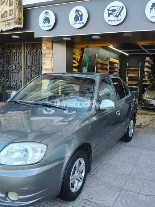 هيونداي فيرنا 2015 رمادي مستعملة للبيع - 3