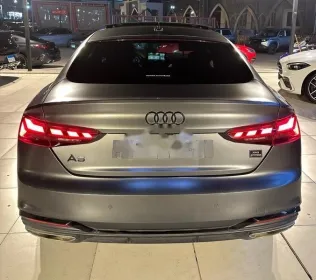 اودي A5 2024 رمادي مستعملة للبيع