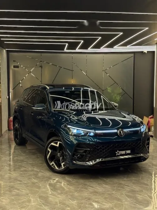 فولكس فاغن تيجون 2024 أزرق غامق مستعملة للبيع - 1