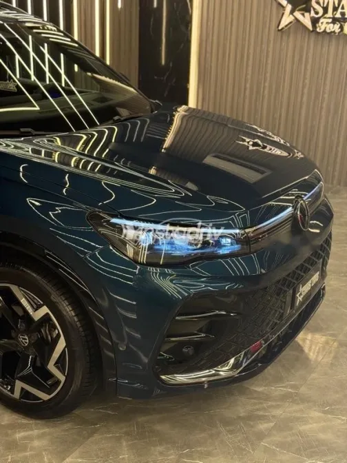 فولكس فاغن تيجون 2024 أزرق غامق مستعملة للبيع - 4