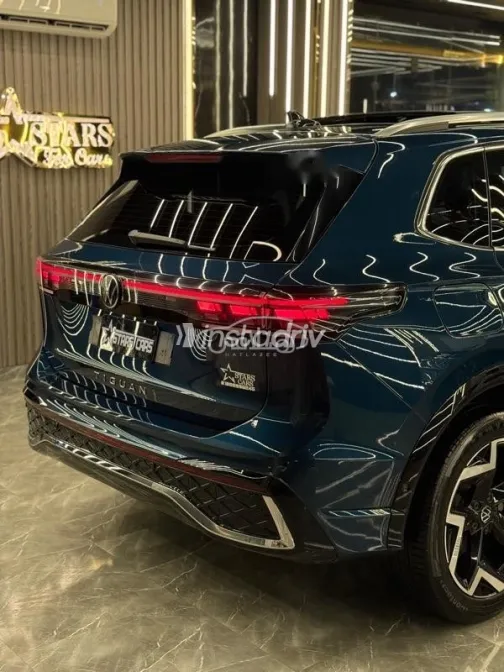 فولكس فاغن تيجون 2024 أزرق غامق مستعملة للبيع - 7