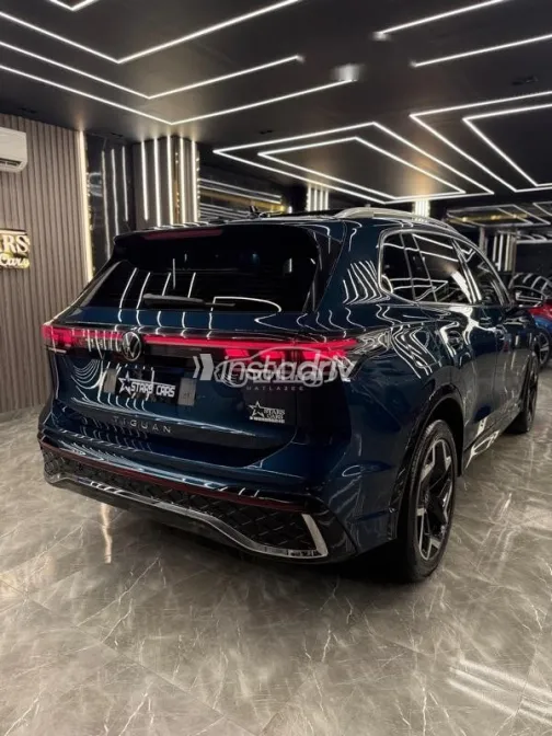 فولكس فاغن تيجون 2024 أزرق غامق مستعملة للبيع - 8