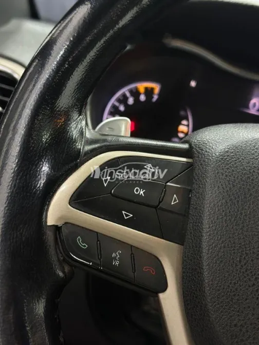 جيب جراند شيروكي 2016 رمادي مستعملة للبيع - 7