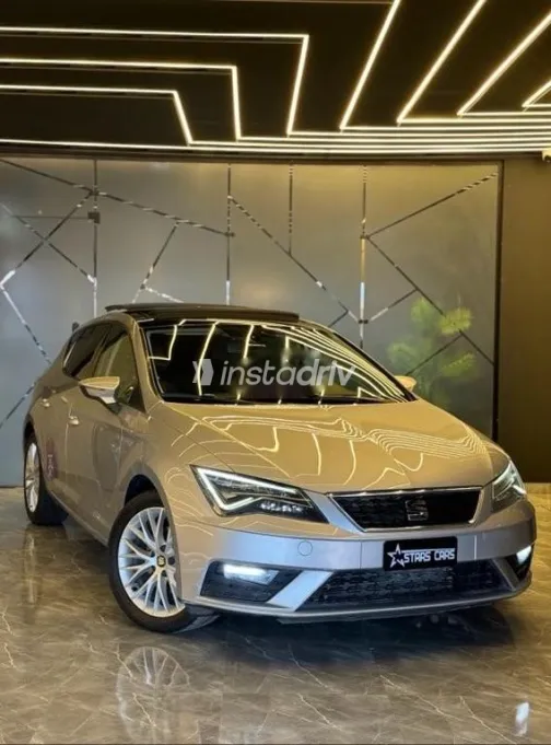 Seat Leon 2019 Gray Used for Sale - 2