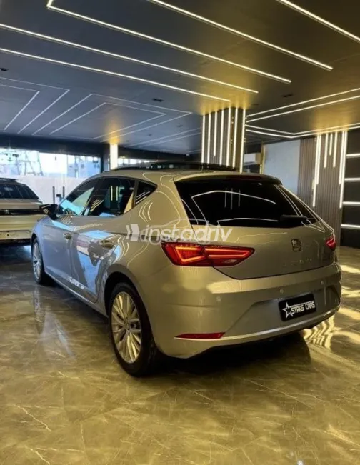Seat Leon 2019 Gray Used for Sale - 6