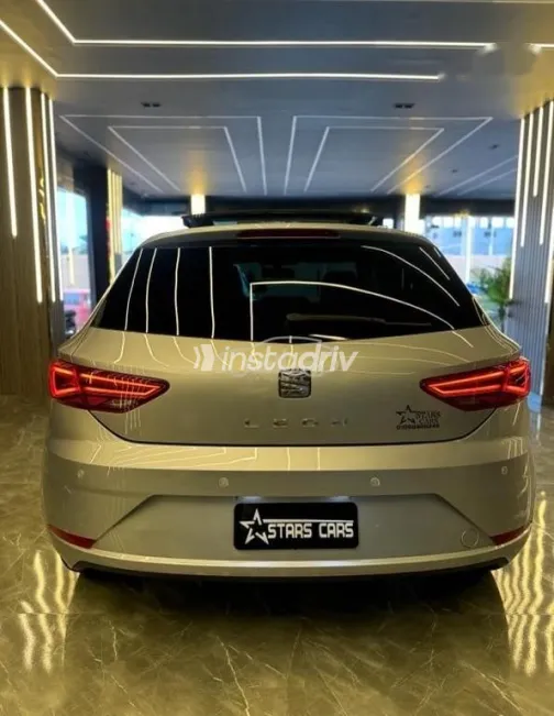 Seat Leon 2019 Gray Used for Sale - 7