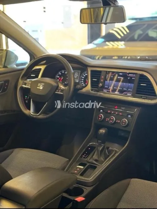 Seat Leon 2019 Gray Used for Sale - 10