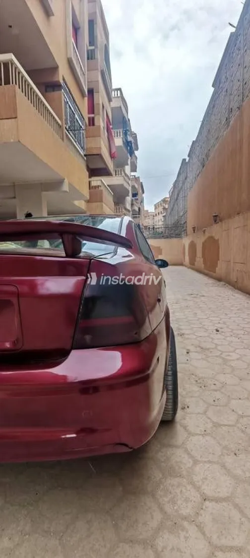 اوبل فيكترا 2001 أحمر غامق مستعملة للبيع - 4