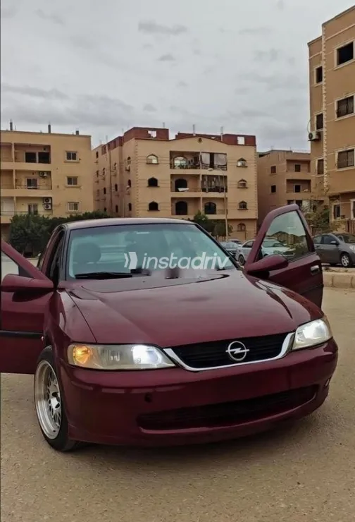 اوبل فيكترا 2001 أحمر غامق مستعملة للبيع - 6