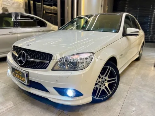 Mercedes C 180 2010 White Used for Sale - 3