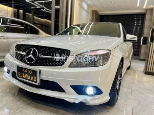 Mercedes C 180 2010 White Used for Sale - 7