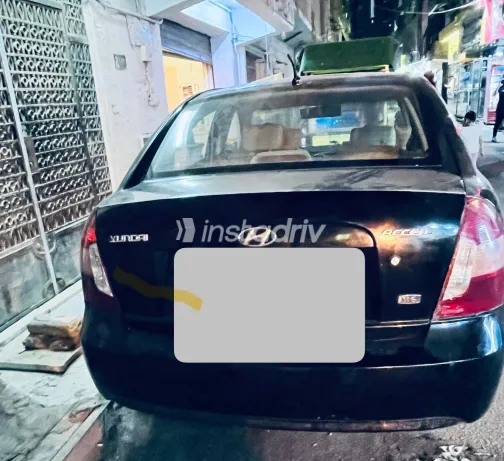 هيونداي اكسنت 2010 أبيض مستعملة للبيع - 1