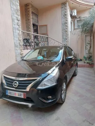 نيسان صنى 2020 أسود مستعملة للبيع