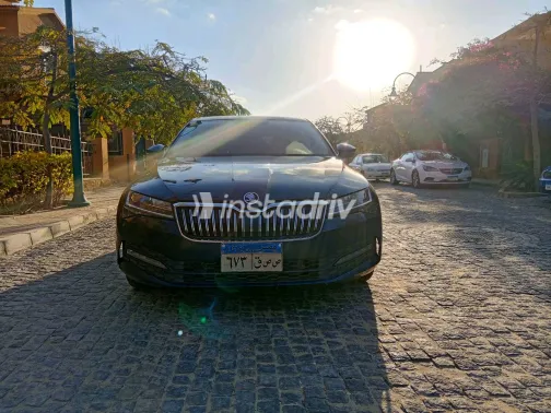 سكودا سوبيرب 2021 أبيض مستعملة للبيع - 2