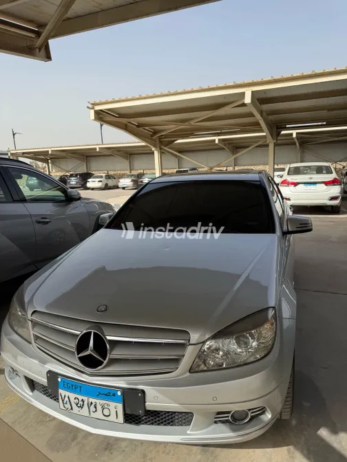 Mercedes C 180 2009 White Used for Sale - 3