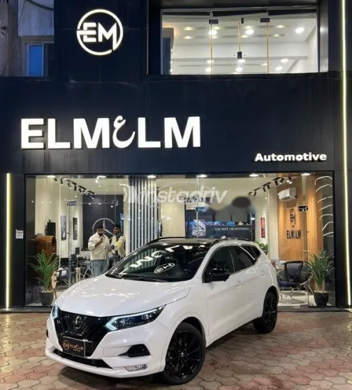 Nissan Qashqai 2021 White Used for Sale - 3