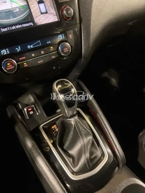 Nissan Qashqai 2021 White Used for Sale - 9