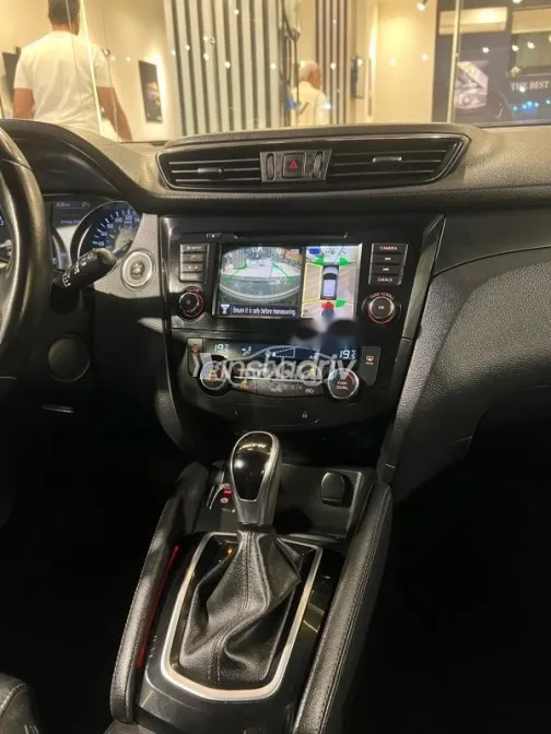 Nissan Qashqai 2021 White Used for Sale - 10