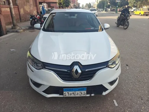 Renault Megane 2017 White Used for Sale - 1