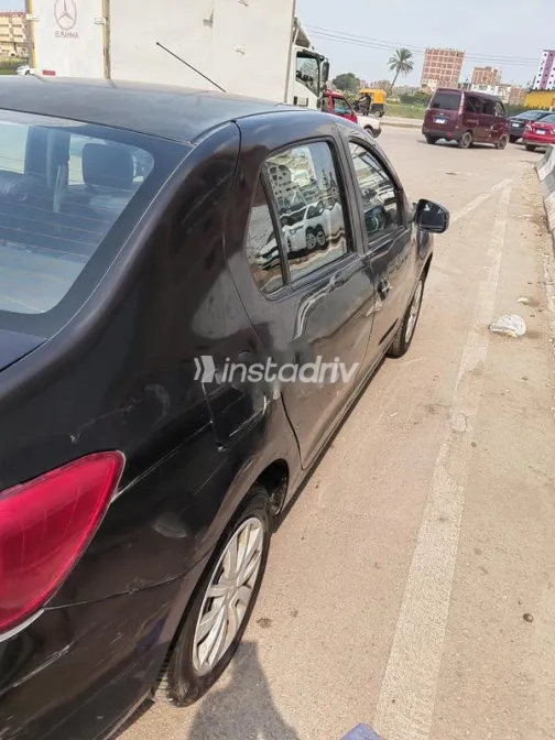 رينو لوجان 2016 أسود مستعملة للبيع - 5