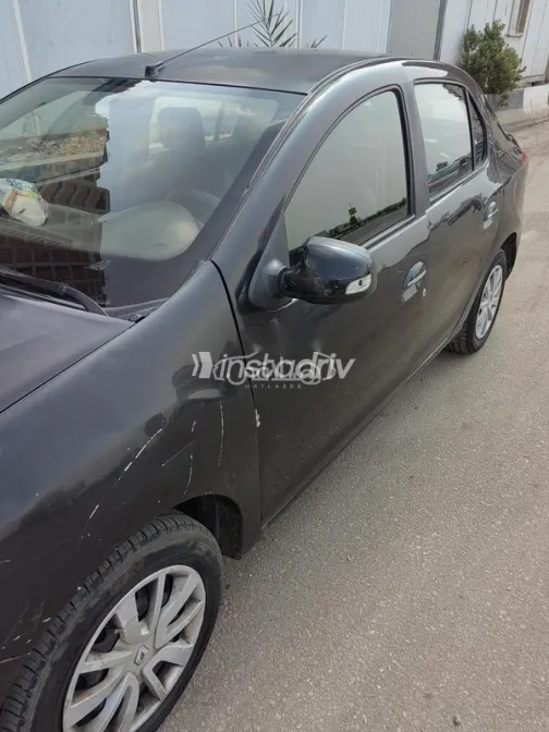 رينو لوجان 2016 أسود مستعملة للبيع - 6