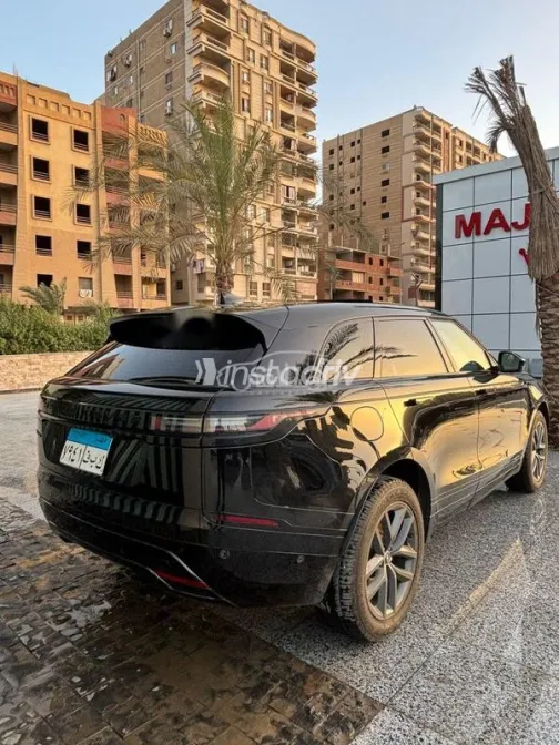 Land Rover Velar 2024 Black Used for Sale - 4