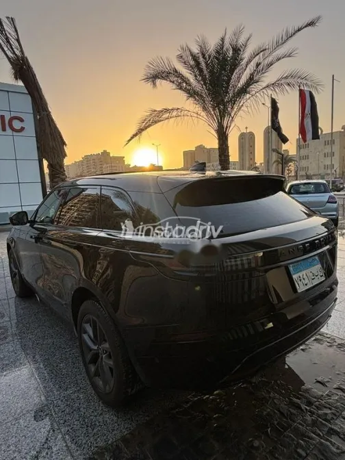 Land Rover Velar 2024 Black Used for Sale - 6