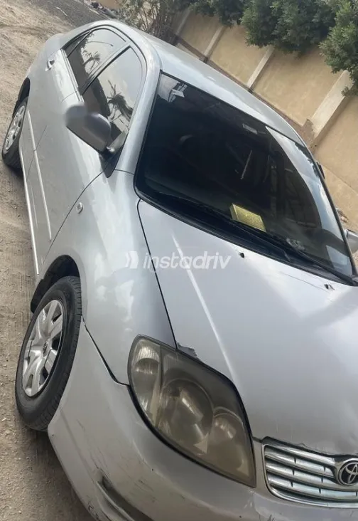 تويوتا كورولا 2003 فضي مستعملة للبيع - 4