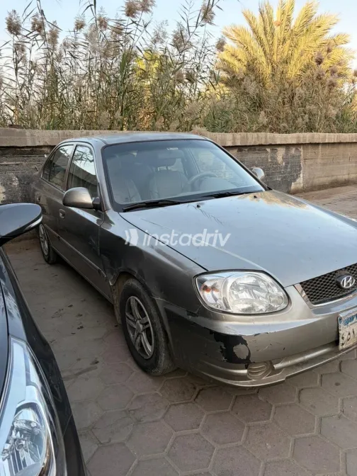 هيونداي فيرنا 2012 أبيض مستعملة للبيع - 4